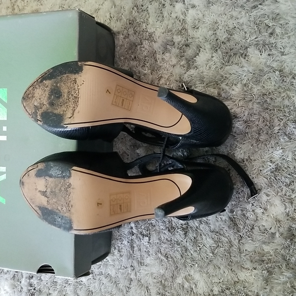 Shoes - Picture 3 of 3